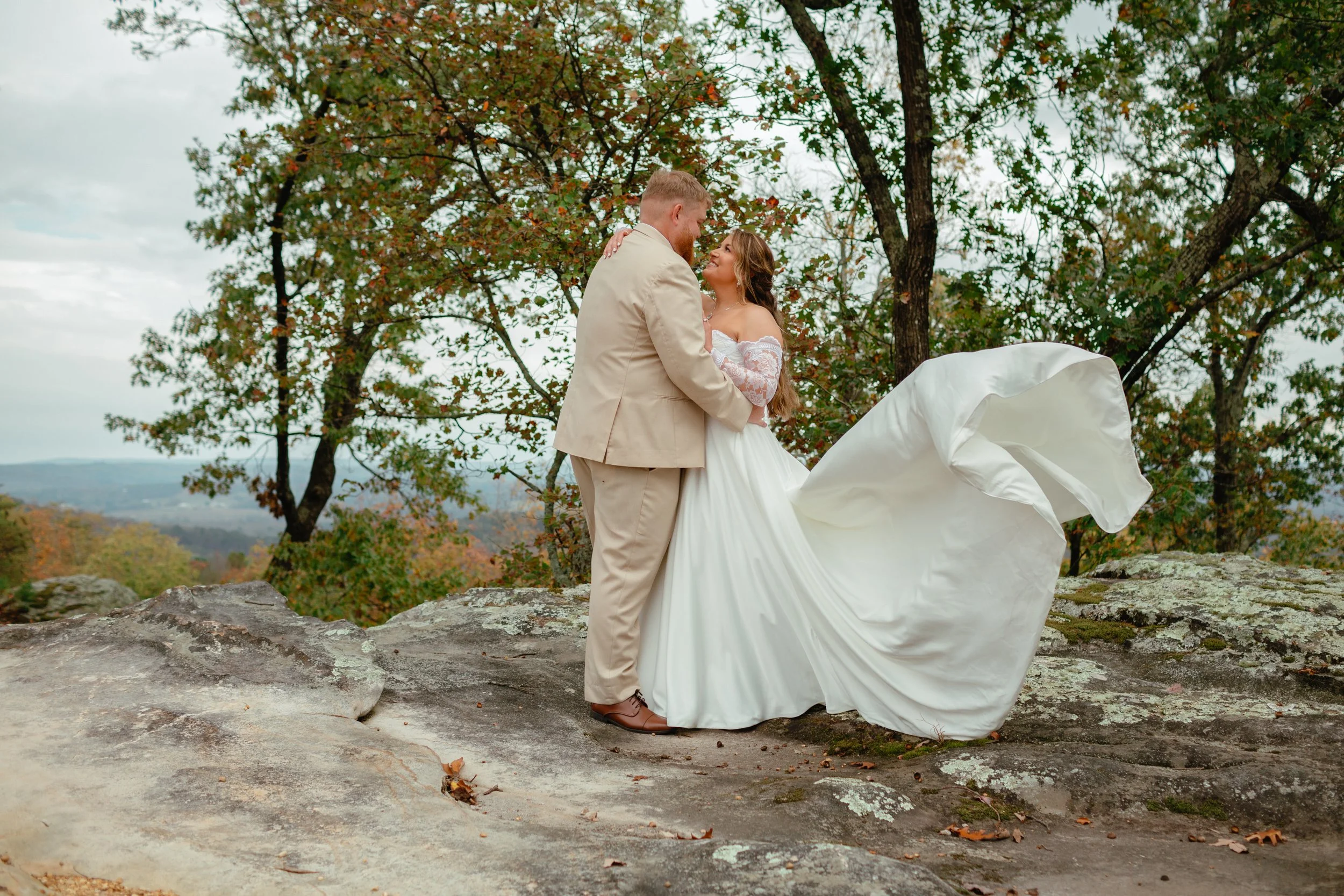 alabama-wedding-photographer-anniston-luxury-storytelling-luxury-best-documentary-couple-prayer-rock.jpg
