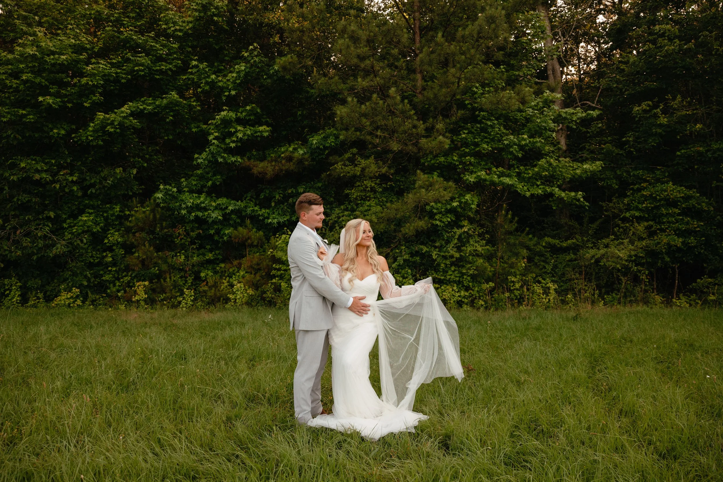 alabama-wedding-photographer-anniston-luxury-storytelling-luxury-best-documentary-couple.jpg