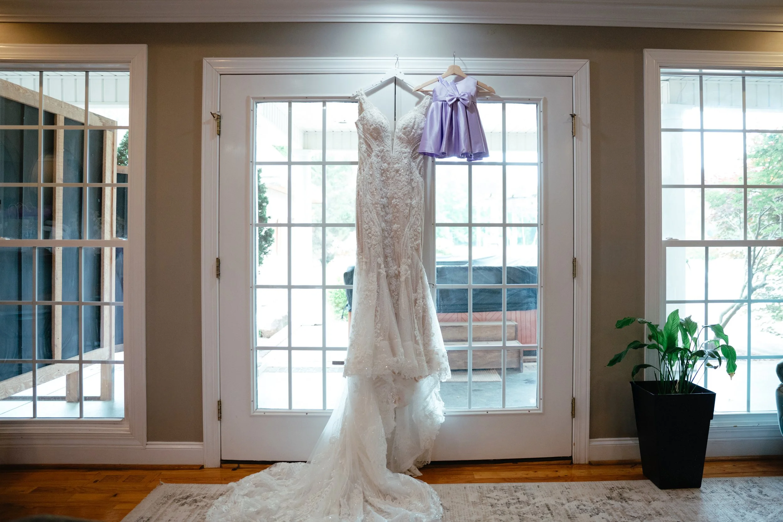 alabama-wedding-photographer-anniston-luxury-storytelling-luxury-best-documentary-gown.jpg