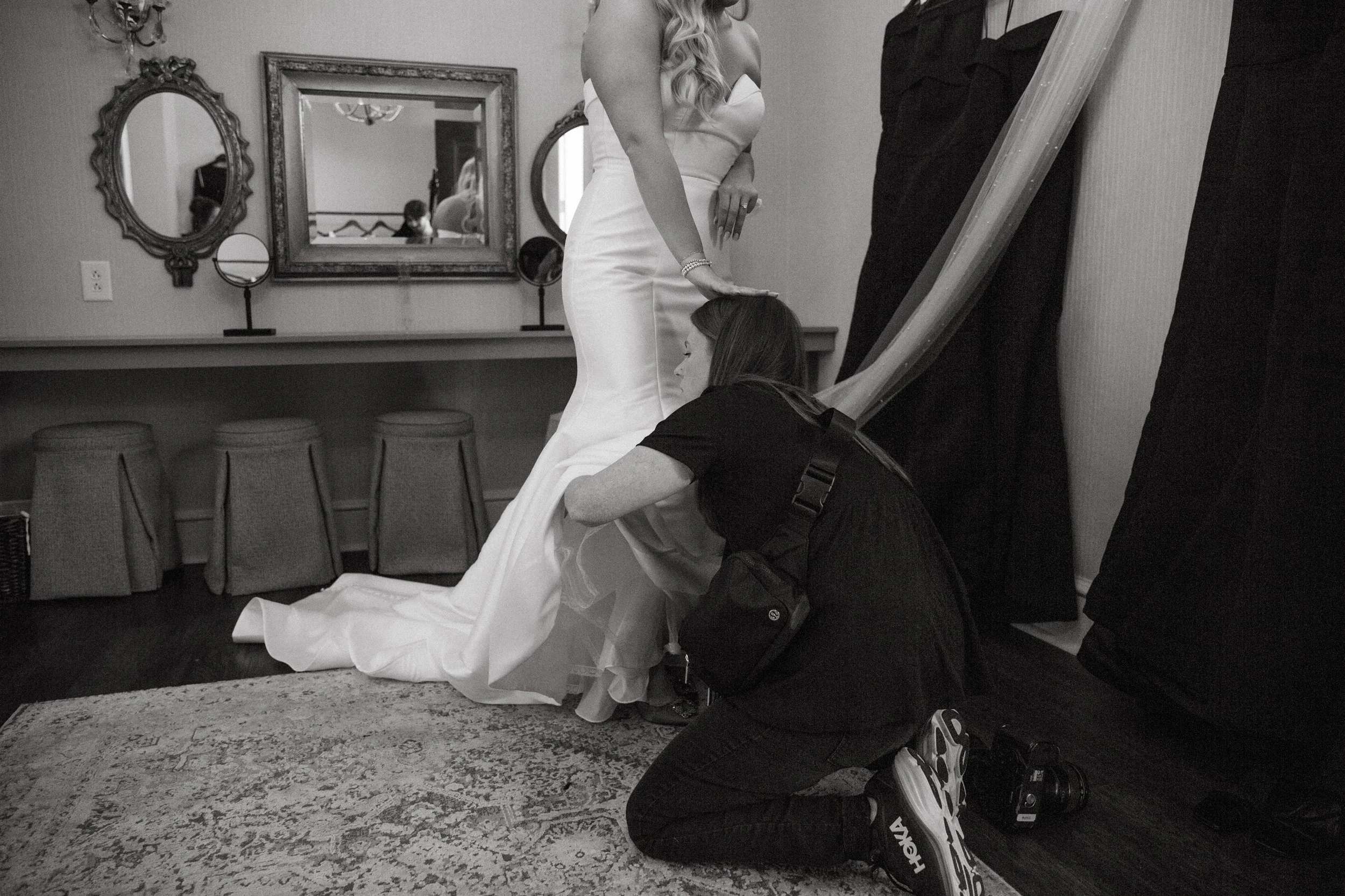 alabama-wedding-photographer-tips-tricks-helping.jpg