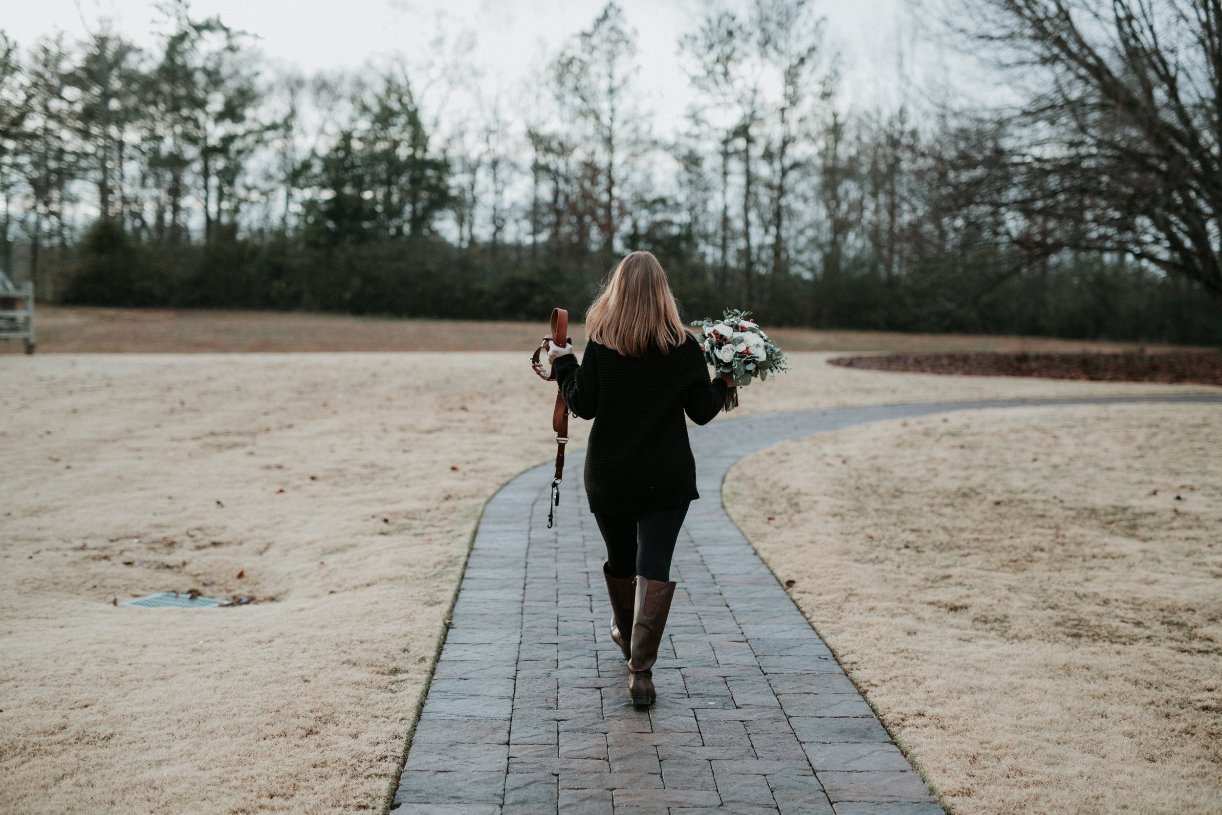 alabama-wedding-photographer-tips-tricks-helping.jpg