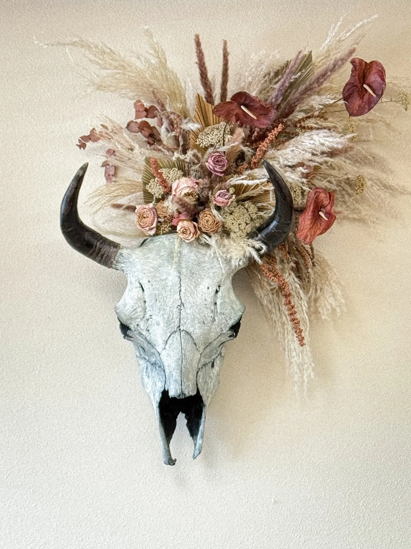 Did you know we can do dried floral installations for your home or workspace? 
Perfect for adding that wild, foraged touch that lasts all year long.
Give us a call if you have a spot that needs a little extra something!

#foragesistersfloraldesign #d