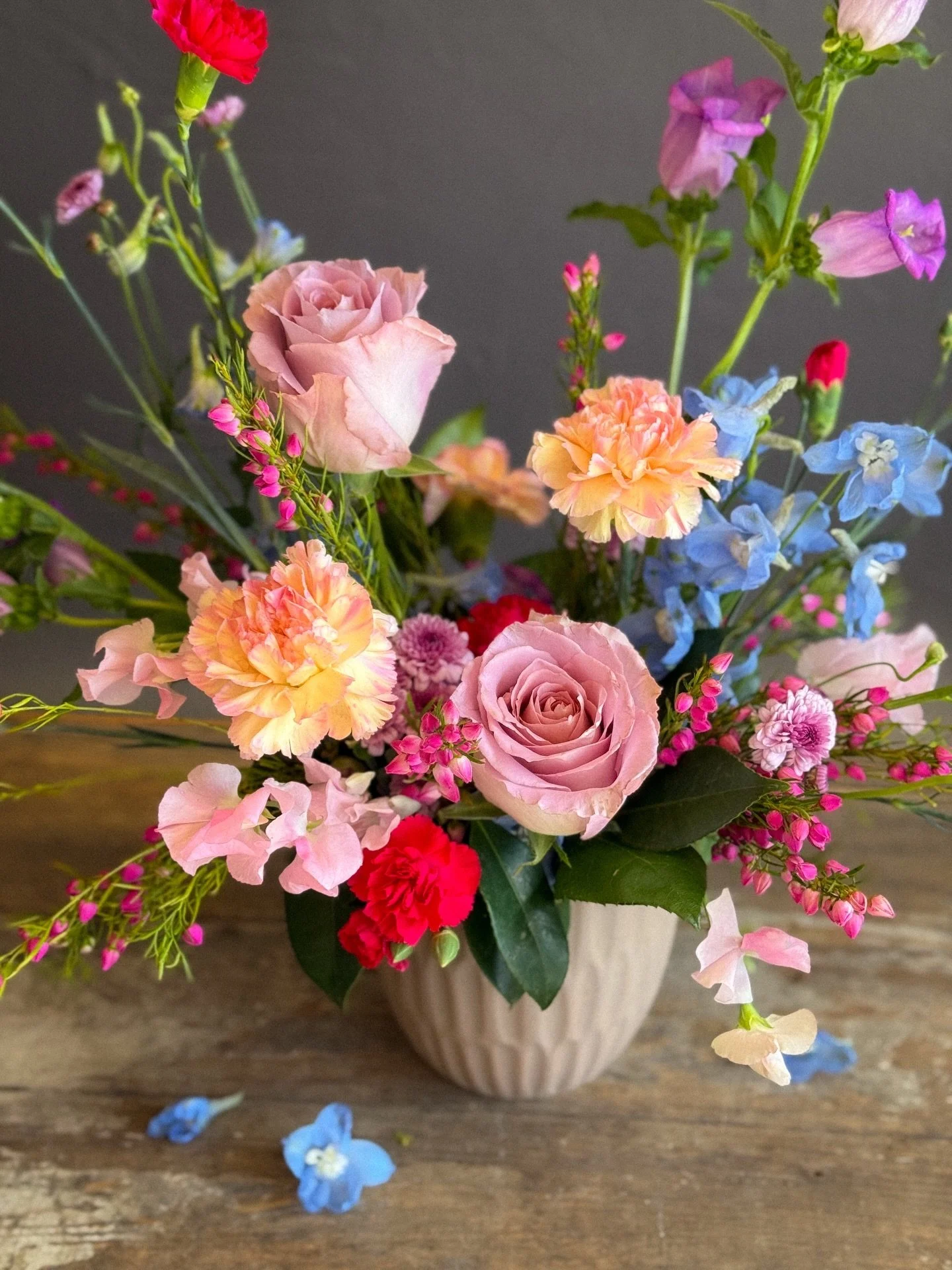 Easter is this Sunday 🌸🐣
We&rsquo;ll be in the shop today creating all things spring until 5:30!

Closed Saturday &amp; Sunday, so be sure to get your orders in now 🤍
Let us make something beautiful for your table.

#foragesistersfloraldesign #hap