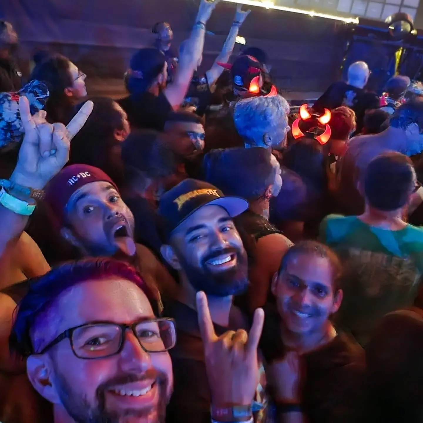 I was lucky enough to fly to #indio to attend @powertrip_live with 
kvilla666 and @reeve311 along with their homeless friend @alienpubes
It was 40 degrees during each day, no shade, poor infrastructure, merchandising mishaps and corruption, heatstro