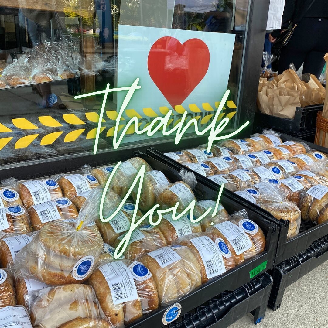 Thank you Bloomington Normal! We are just blown away with the support! Week 3 is in the books! 

Remember you can preorder online martinellismarket.com (link in bio) 

Martinelli&rsquo;s Market-Bloomington open every Saturday 7 am - 2 pm!
