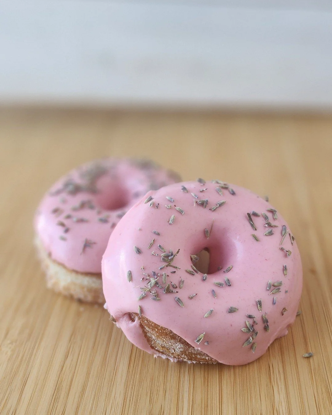 TGFC (Thank God For Croughnuts)!

Make sure you stop in early today and tomorrow to grab the best selection of croughnuts! The April flavors have been the first to go! Everyone wants that Lemon Coconut and Strawberry Lavender croughnuts 🥰

#martinel