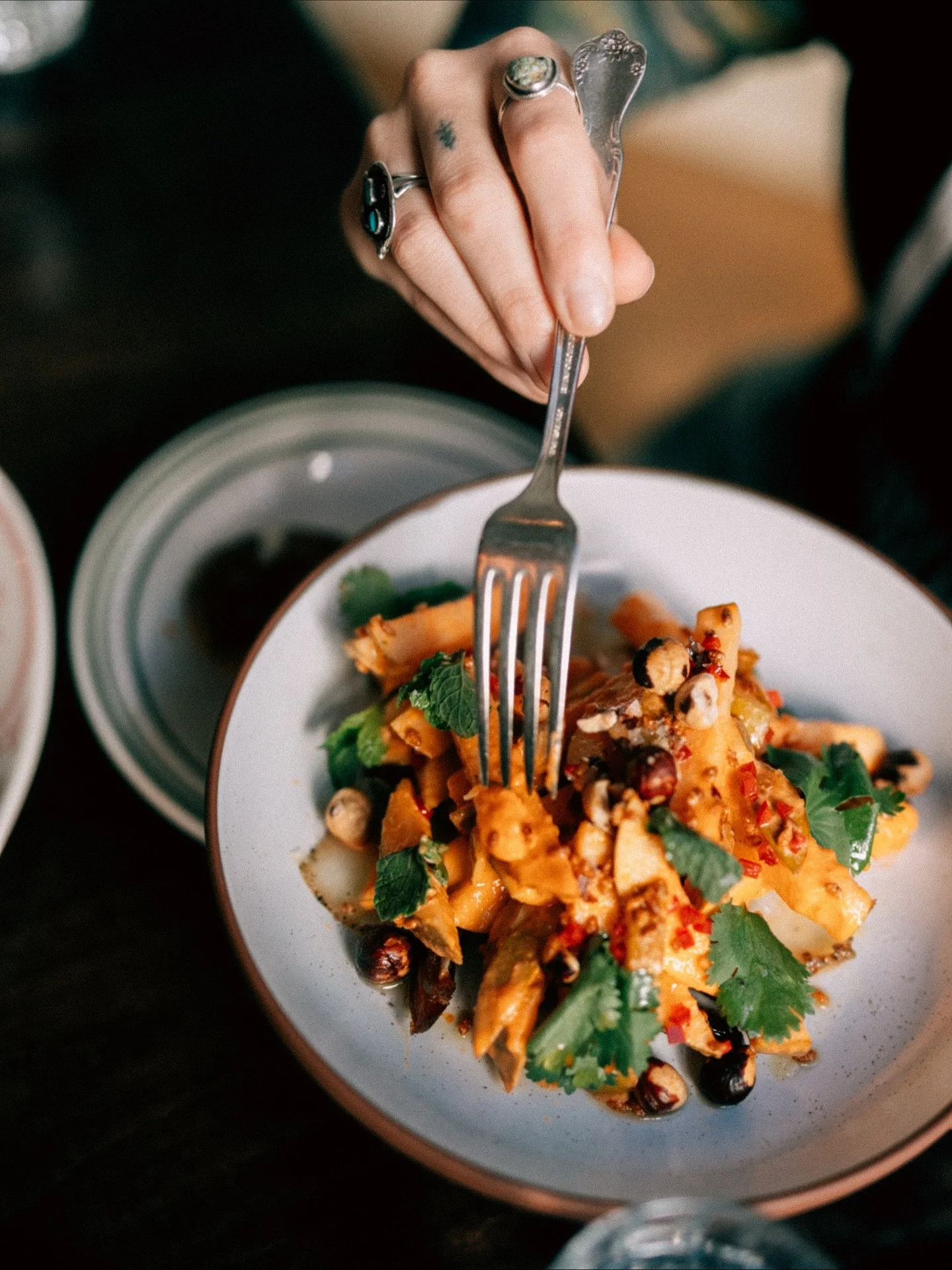 Peri Peri Pears
Olympic pears from @rittmanorchards, marinated in spicy-sweet Peri Peri.
Paired with dates, Lardo, toasted hazelnuts, Fresno chile, and fresh herbs.

#MidwestNice #CordeliaCle #ModernGrandma