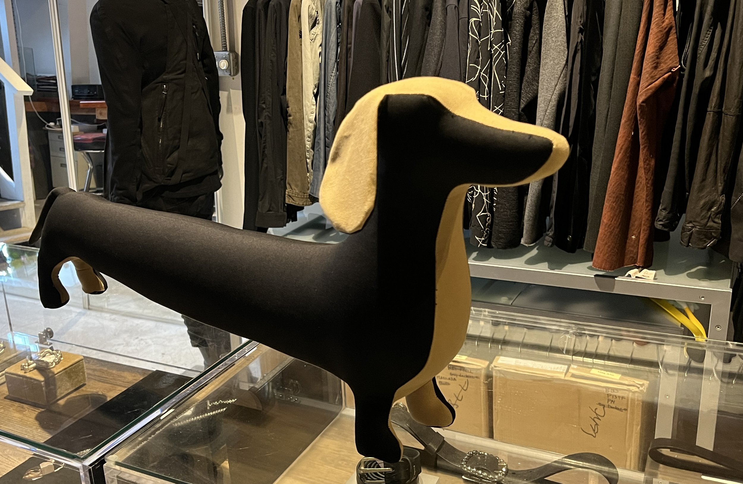 Extra Long Dachshund Dog Mannequin — Tippy Dog Mannequins