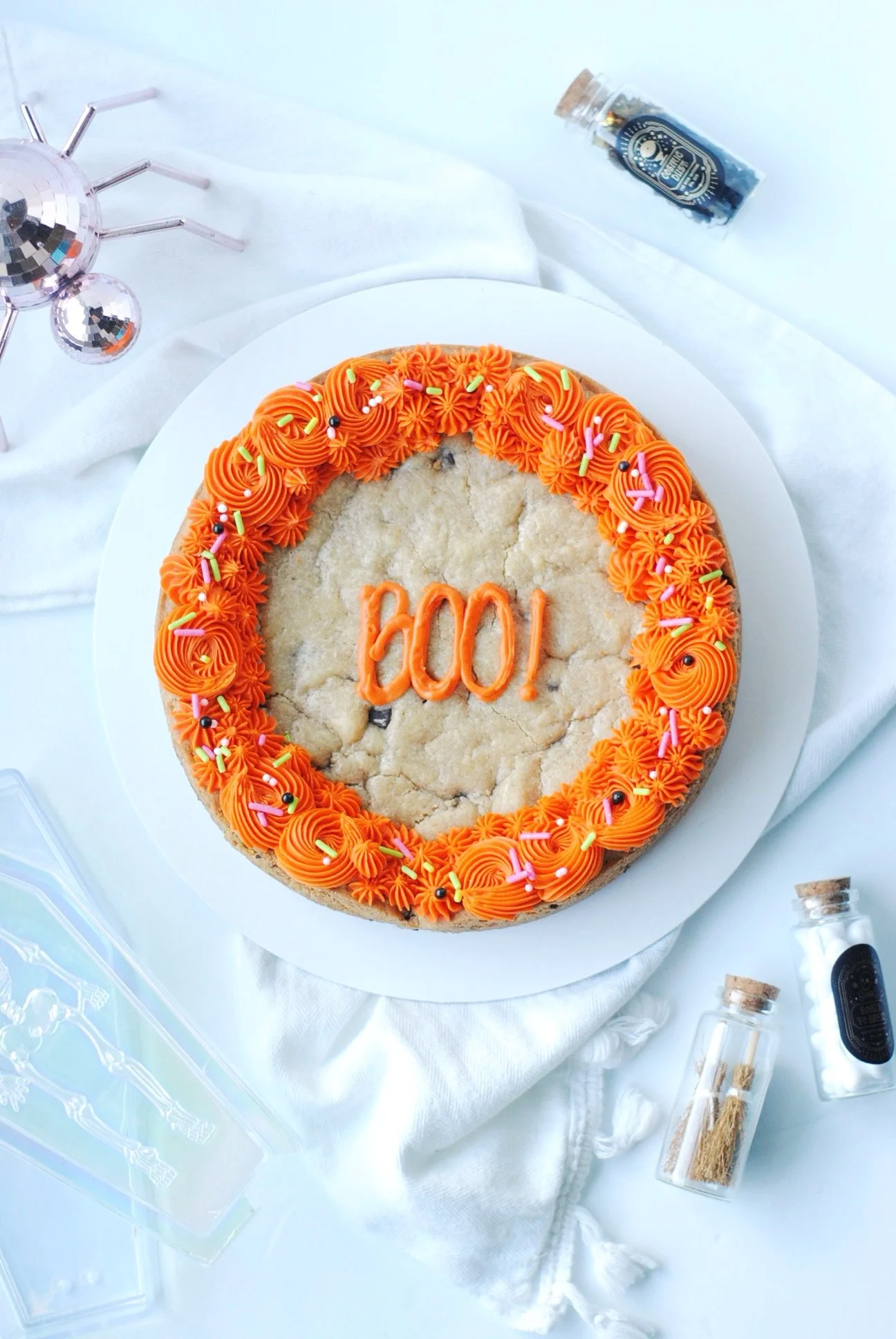 Boo cookie cake.jpg
