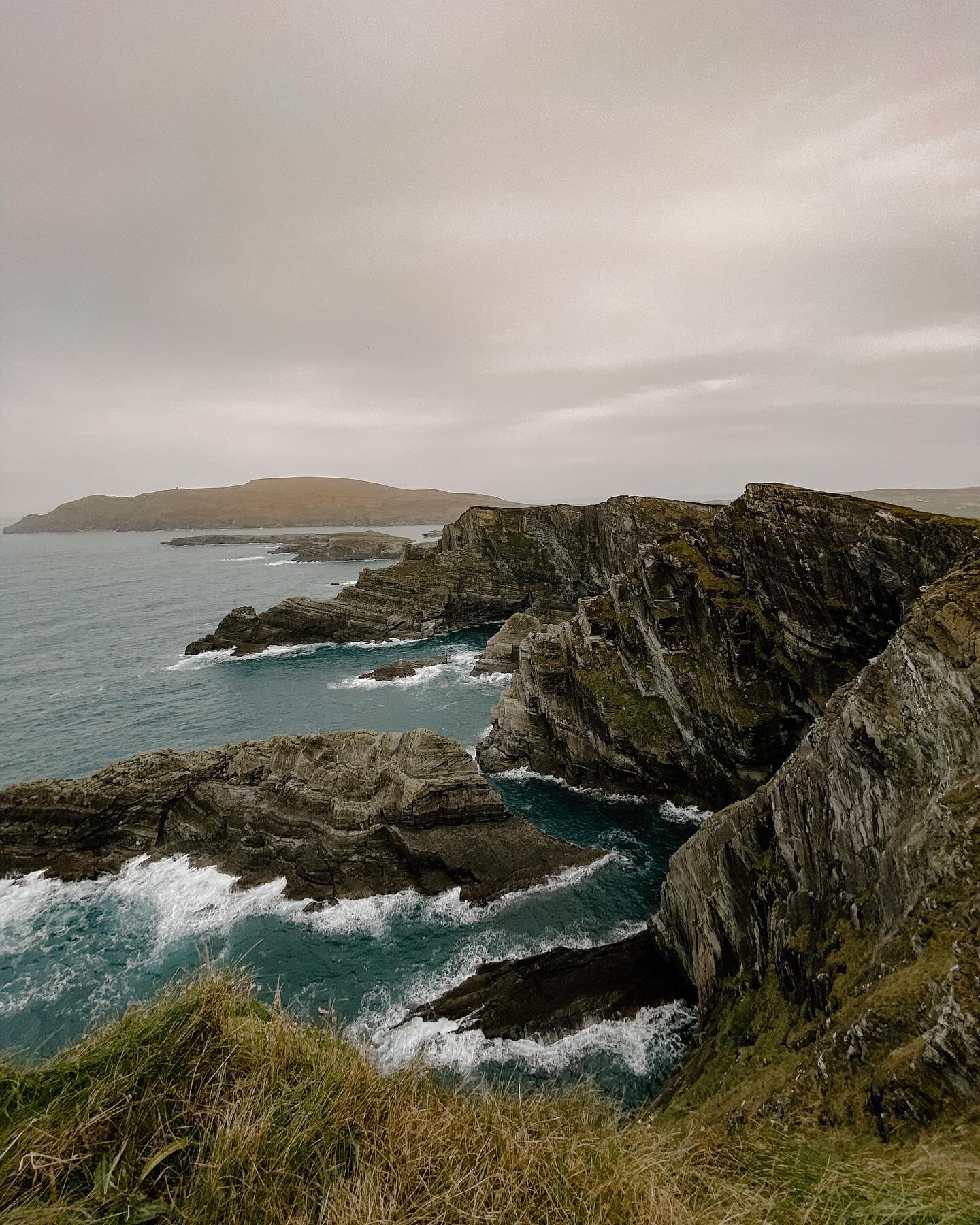 The Ring of Kerry should be on the bucket list for places to stop in Ireland - the 111 mile route packs so much to see in a day&rsquo;s drive 🇮🇪 

#ireland #discoverireland #instaireland #ireland_gram #irelandtravel #visitireland #ringofkerry #kerr