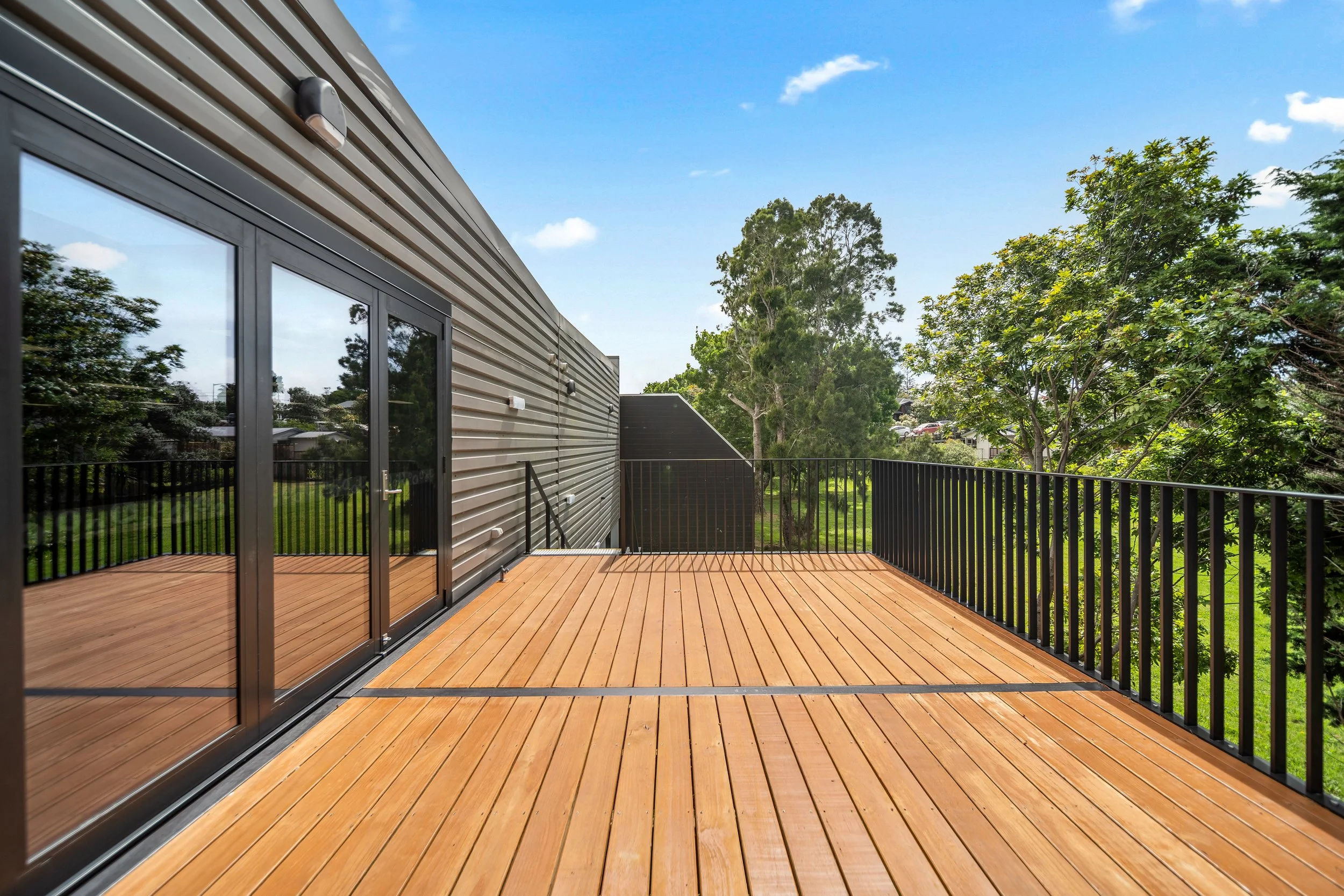 External structural steel deck 