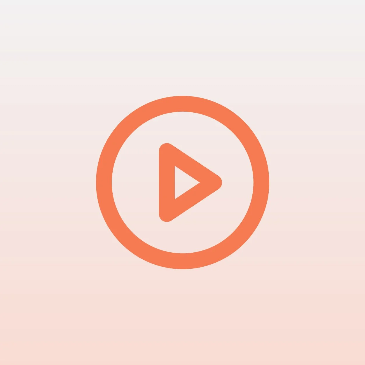 Icono de reproducción de color naranja en un fondo claro, sobre un fondo degradado claro.