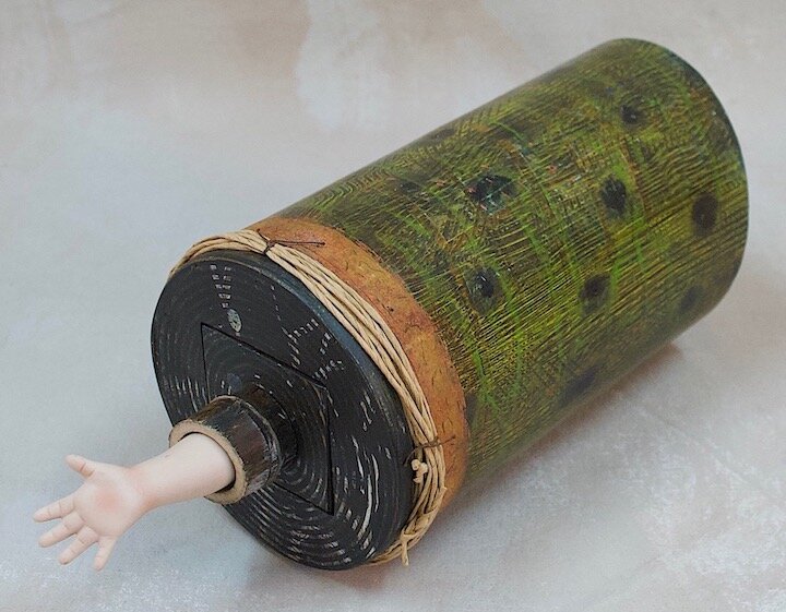 Secret handshake device