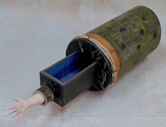 Secret handshake device