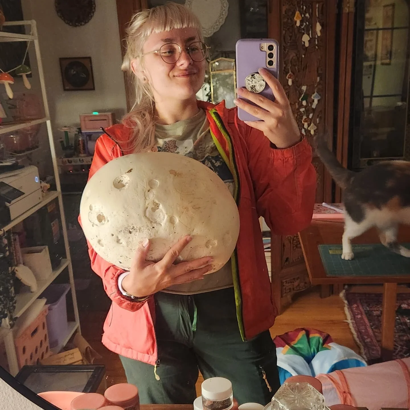 Tis the season 🍄🍂🍁🍄🍁🍂 scroll to the end to see peach for scale 🍑