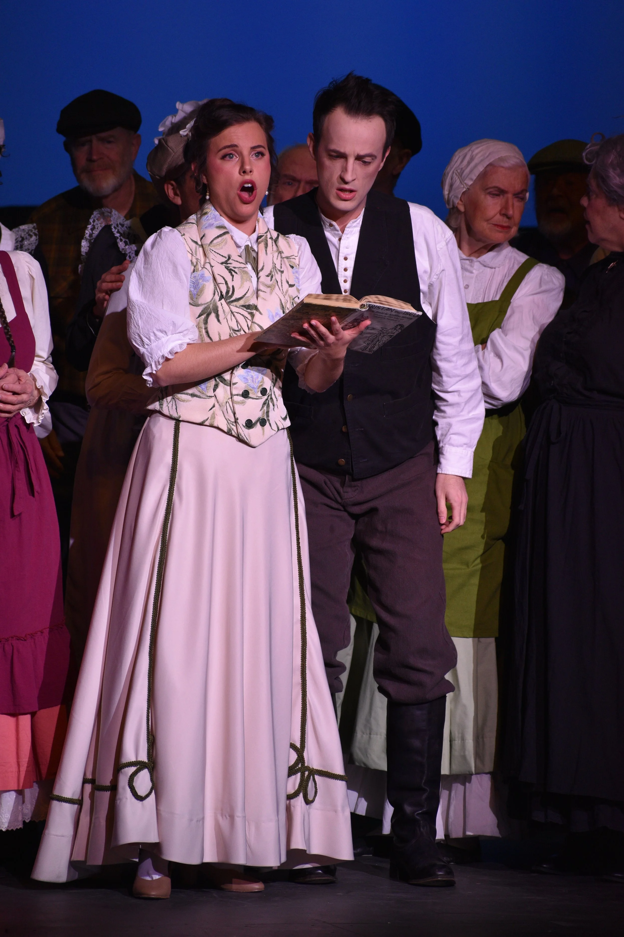 Analiese Pappas (Adina) & Anthony Varner (Nemorino) in VLOC's Elixir of Love (2026) -Photo by Katherine M. Rogers