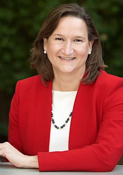 Vicki Veenker Headshot