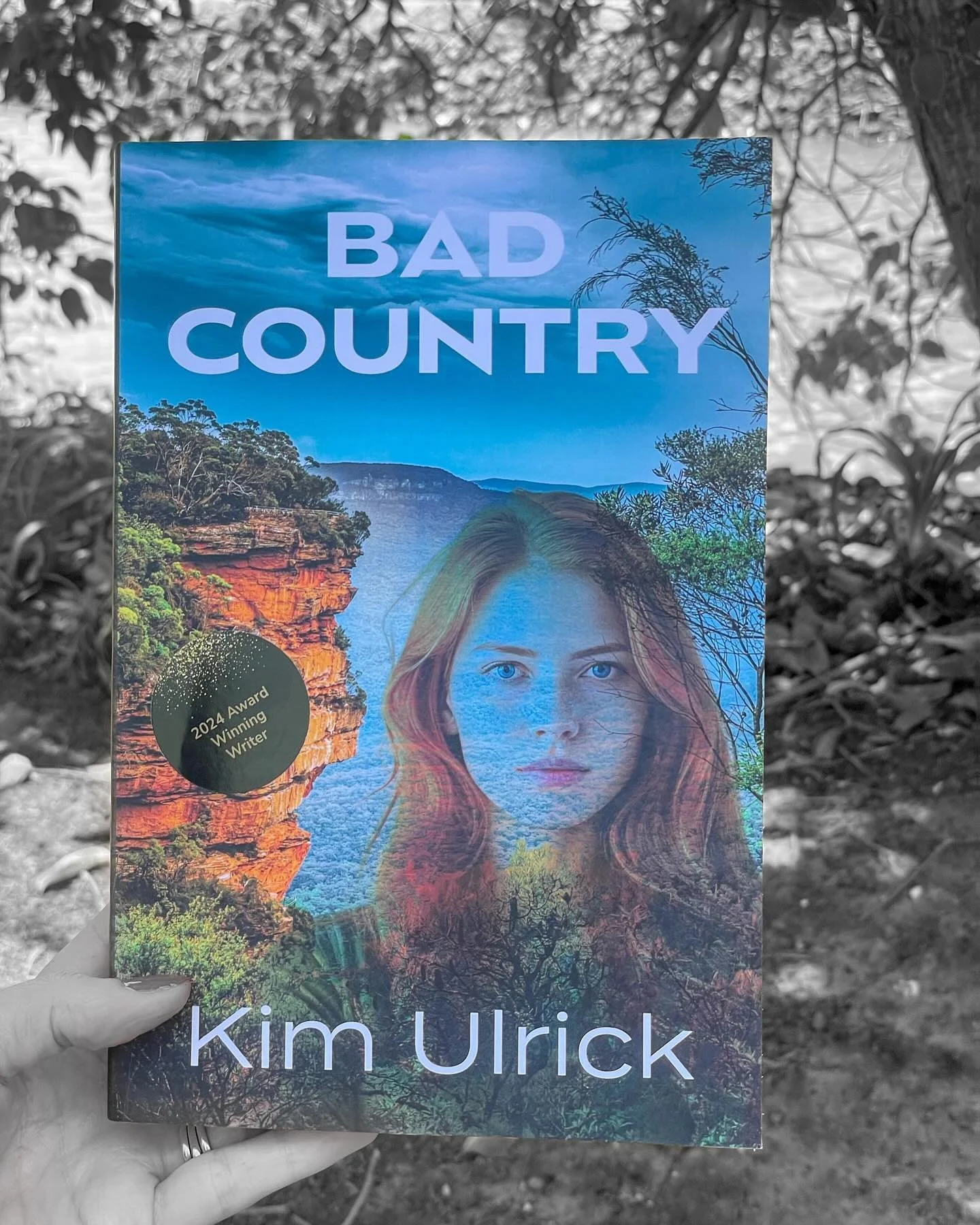 💙Happy Q&amp;A Day!💙

@kimulrickwriter is the author of #BadCountry a gripping read about the connection between people and place - whether the land, like people, hold memories and whether our behavior is influenced by the place we call home.
🩵
We