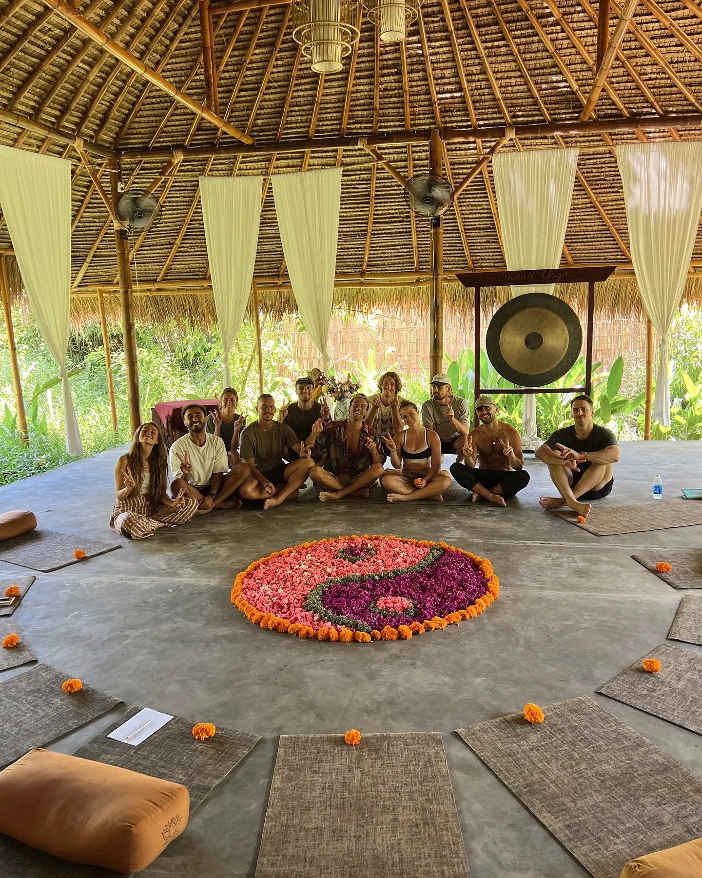 Transcendence Retreat Lombok 2025 ✨🌴🪐🌛🌞

Surreal that it&rsquo;s over! 

Bliss! 

Had such a beautiful experience guiding these 10 incredible human Beings through this retreat - into the vedic meditation tradition, and for the first time since I 
