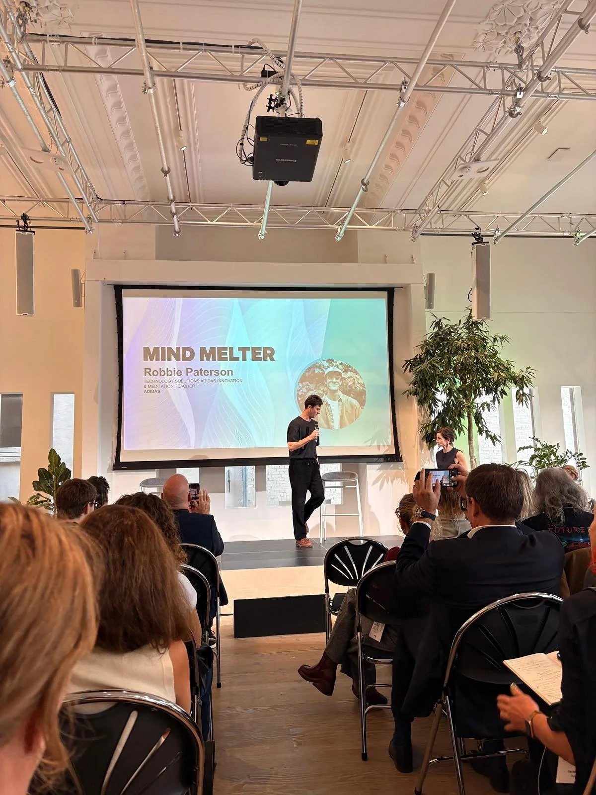 A few weeks ago I had the chance to guide over 160 people at a @fashionforgood | @adidas event in Amsterdam through meditation and breathwork.

My first time on a stage like that. mic on, lights on, many humans tuning in together.

And honestly&helli