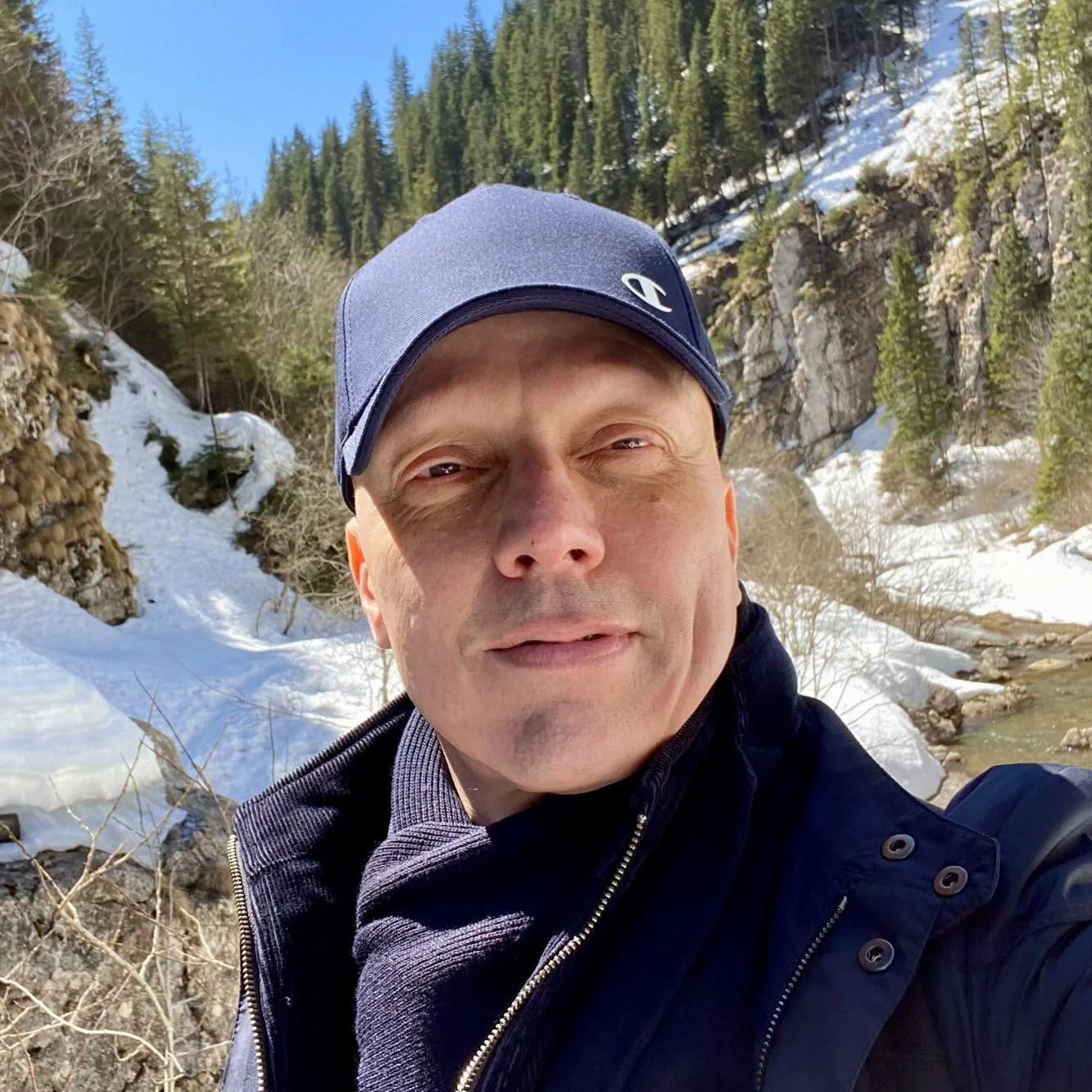 Dr. Nidal Moughrabi HypnoMed Über mich About me.jpeg