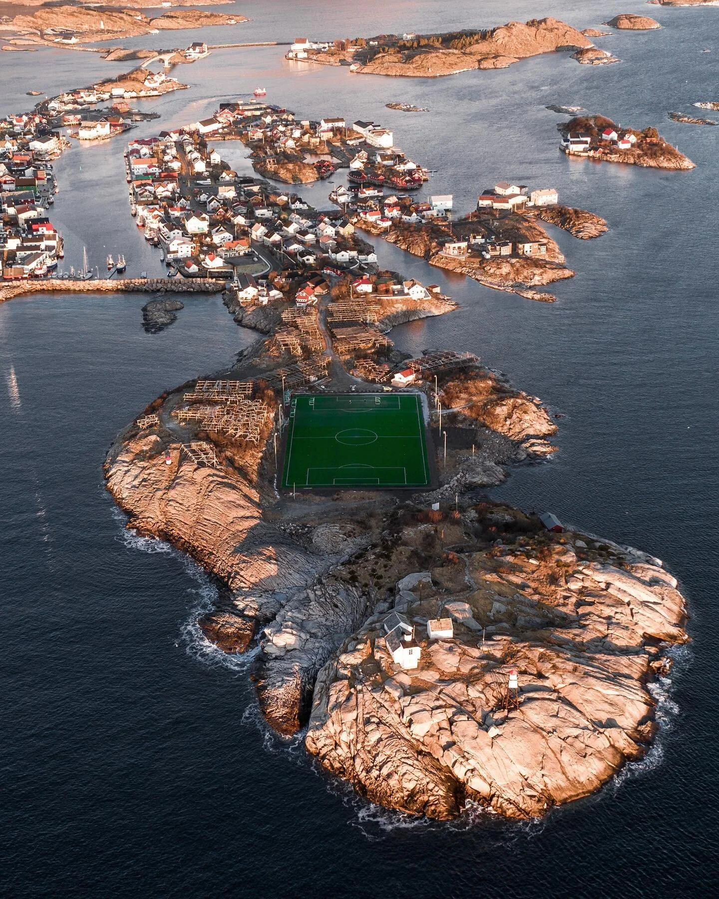 Morning rays on the most spectacular (arguably) soccer field in the world! 💛⚽️ swipe 👉🏼 for sunset💜

I absolutely love Henningsv&aelig;r and if you are going, then @klatrekafeen is the place to stay🥰