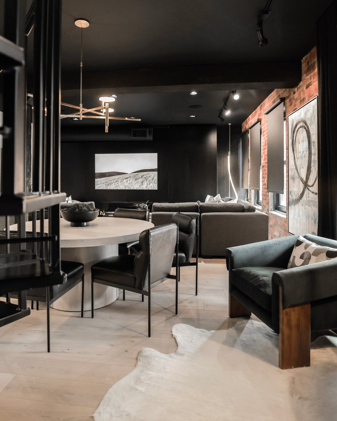 Dawn @dawncookdesign was recently featured in Cleveland Magazine @clevelandmagazine for the Warehouse district condo&mdash;a Cleveland sports fan's oasis. Read more about the design process in our stories today or at the link in bio.⁠