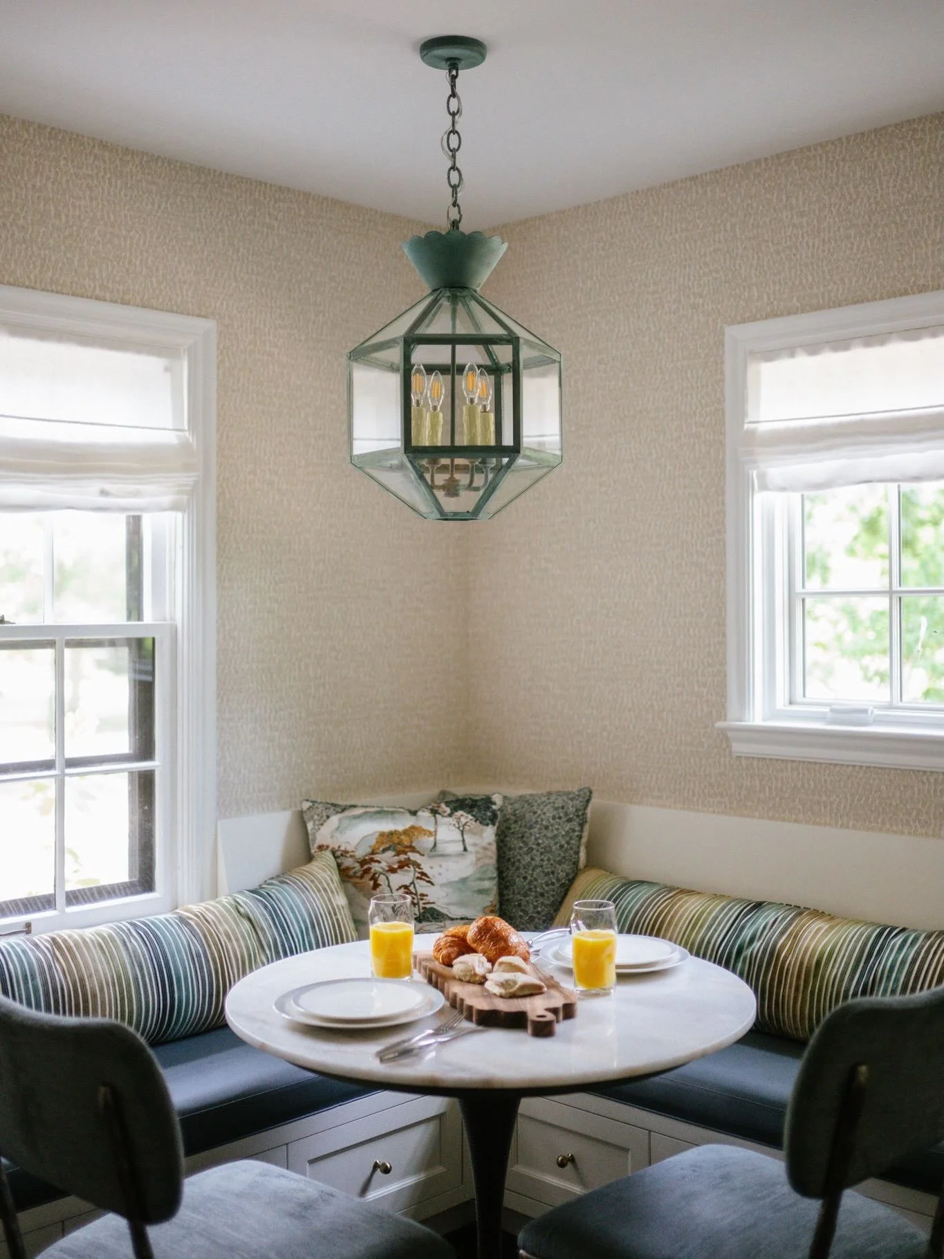 Officially meet Claythorne, a classic Shaker Heights Tudor reimagined for modern family living.

Designed by @dawncookdesign , this first-floor transformation blends traditional charm with eclectic, contemporary details. From a hardworking chef&rsquo