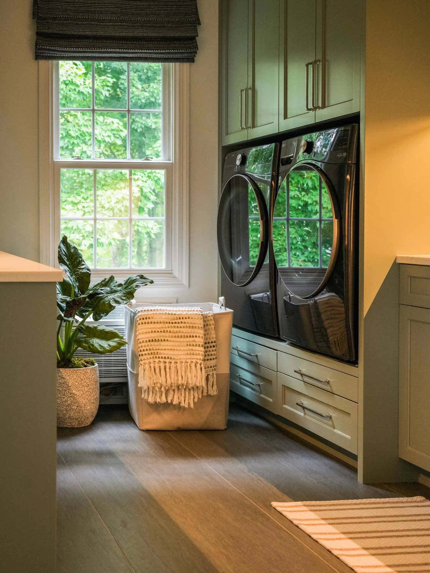 Introducing the primary bathroom and laundry suite of Strathaven II by @dawncookdesign 🌿

More details to come Thursday.