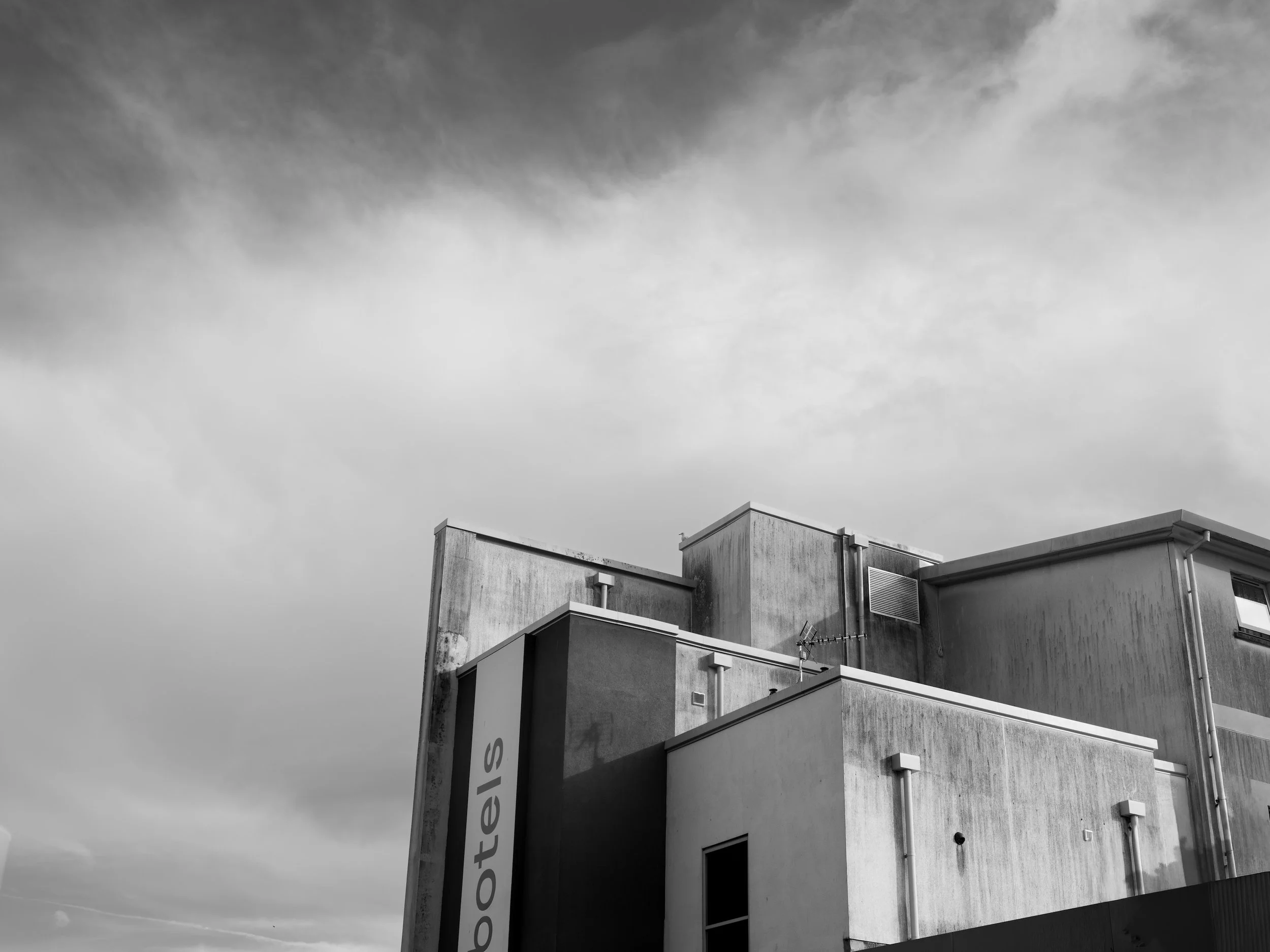 Grubby Interconnected Shapes | Portishead | 2025