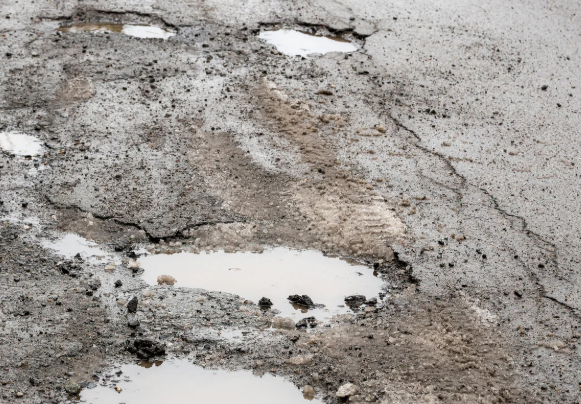 Emergency Asphalt Repairs: What to Do When Damage Happens Fast