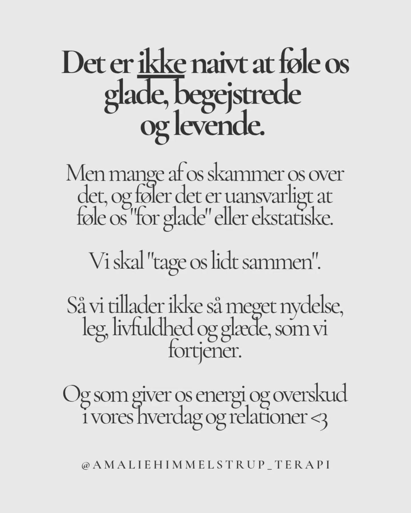 Det kr&aelig;ver mod for rigtig mange af os at tillade gl&aelig;de, slippe kontrollen lidt og ikke v&aelig;re bekymrede hele tiden ~ 

Midt i alle krigene, kaosset og regningerne, der skal betales, er livet ogs&aring; virkelig smukt. 
Og det skaber m