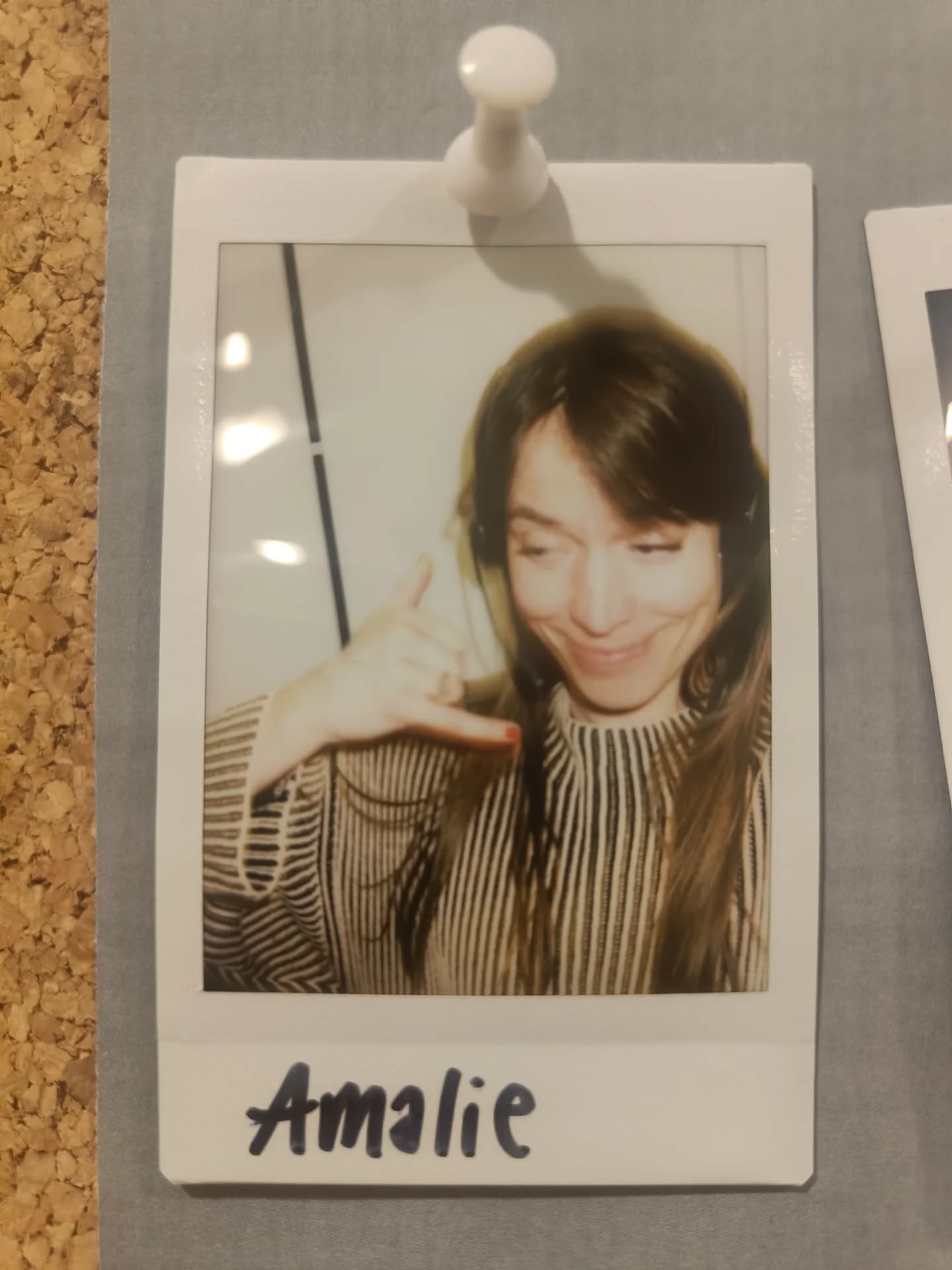 'Partelefonen, du taler med Amalie'...

Ja, k&aelig;rligheden kan v&aelig;re virkelig sv&aelig;r og frustrerende, og der er (heldigvis) noget, vi kan g&oslash;re, for at den bliver nemmere, mindre konfliktfyldt og mere sexet og tryg. 

Forskning inde