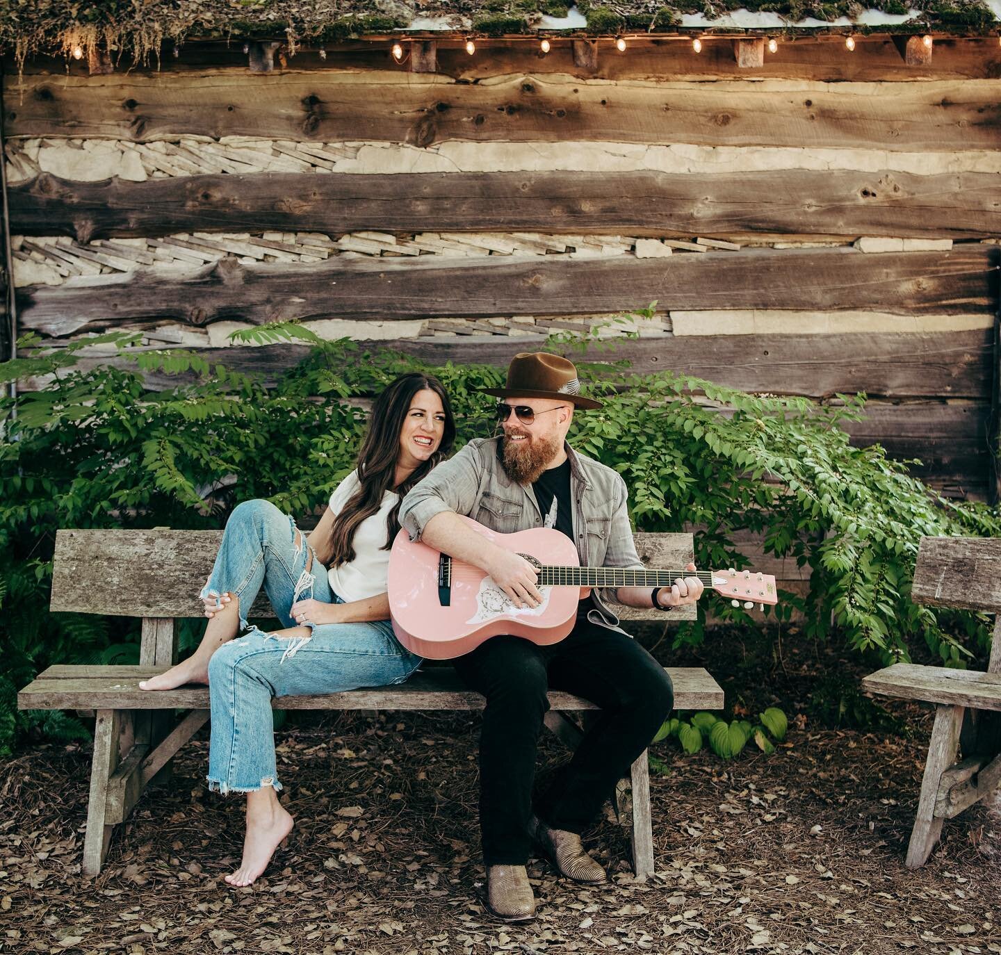 Aren&rsquo;t these two the cutest?! They wanted to announce baby girl joining their family with a pink guitar!! 🤩💗💗 love love love! Thank you @morwithles and @therobjackson for the honor of capturing these images. 💗💗Can&rsquo;t wait to meet your