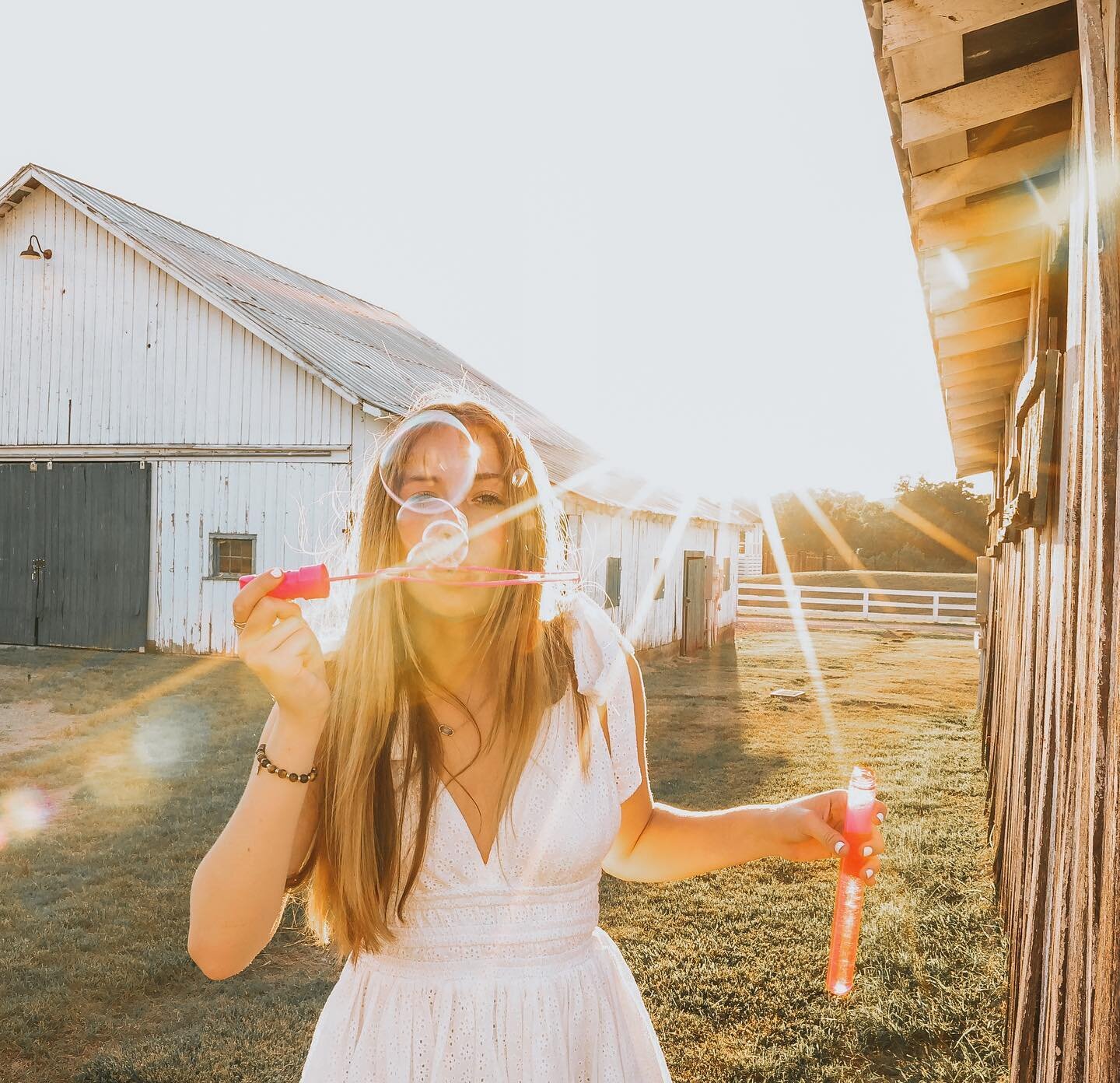 Sunshine and bubbles? Yes please! Two of my favorite things. During a photo session what is something you want to capture? 
❤️📷
#Childrenofinstagram#enchantedchildhood#illuminatechildhood#thehonestlens#celebrate_childhood#themagicofchildhood#pixel_k