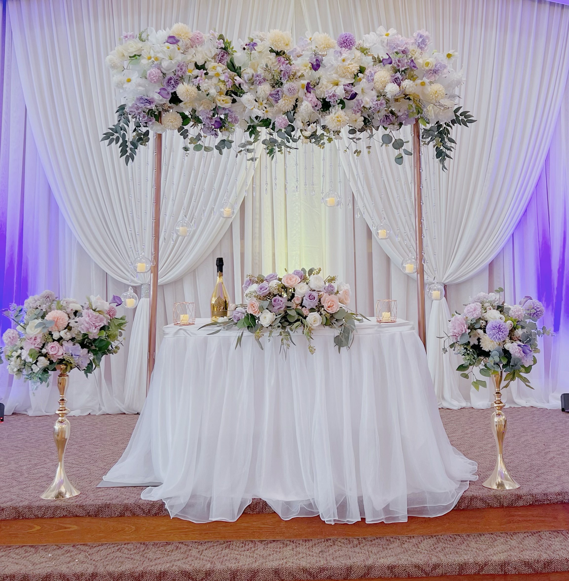 Main stage backdrop and table