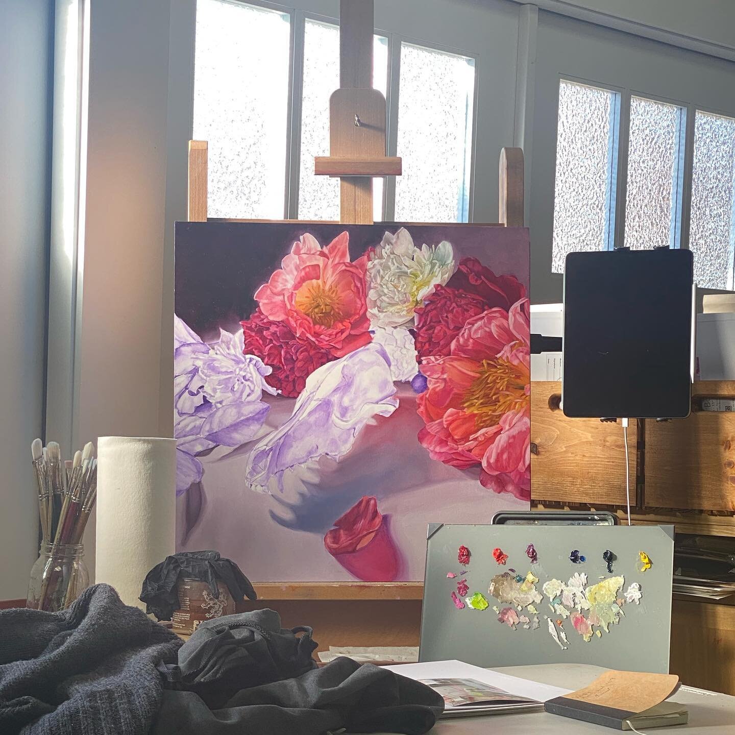 When the light coming through the studio window hits your painting in the most perfect way 💗