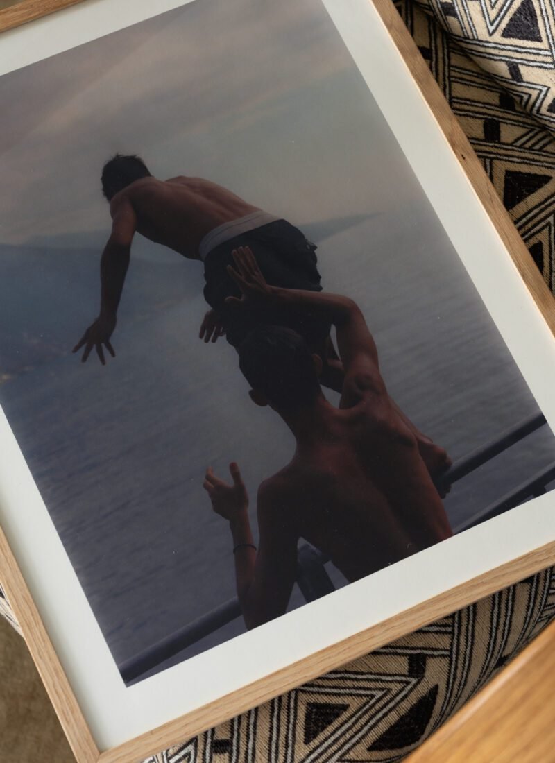 Armin_Tehrani_Lago_Di_Garda_Jumpers_Close_Up_Low_Res-800x1100.jpg