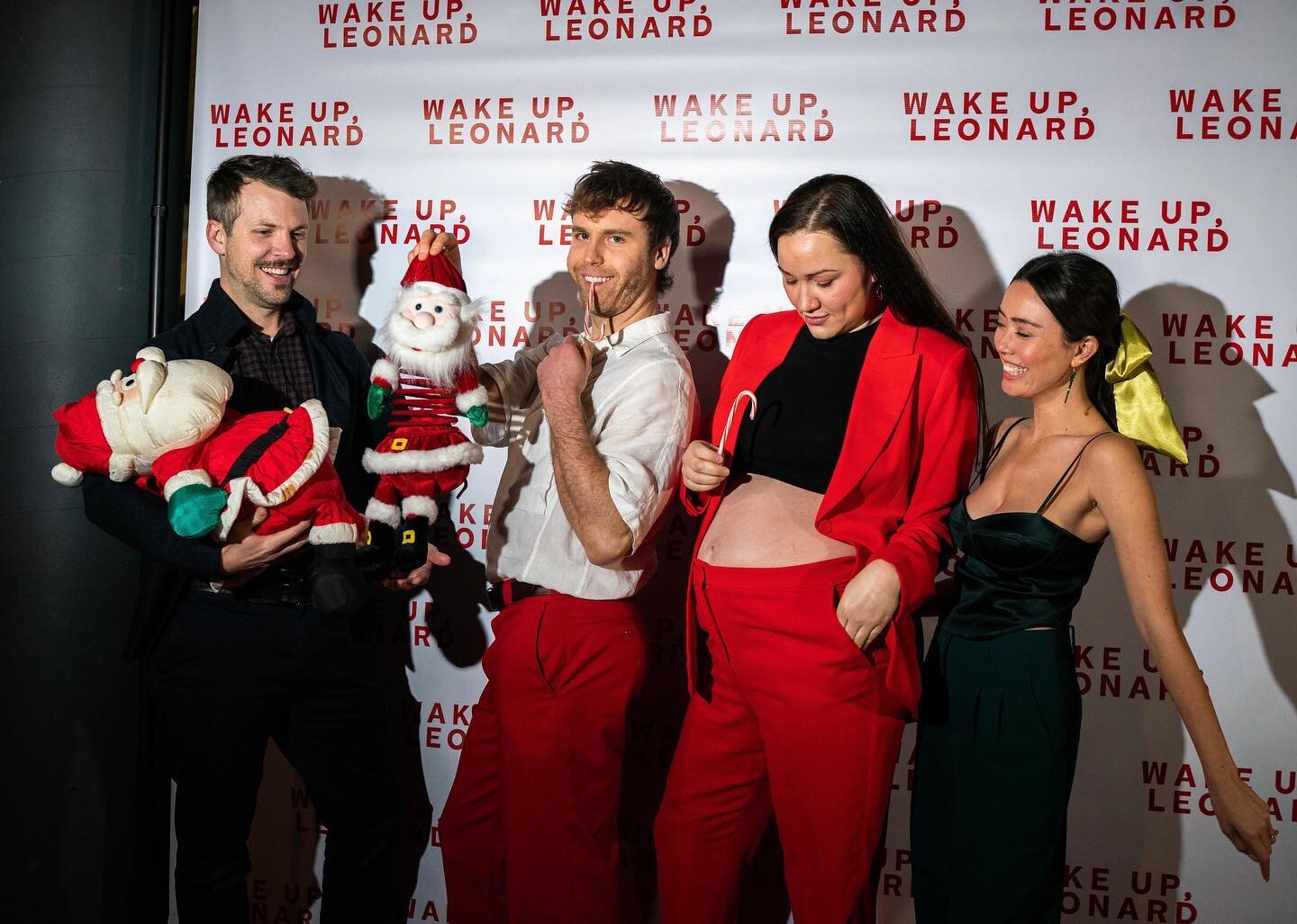 More sweethearts on the red carpet! 👠
📸 @studio.7117 
#wakeupleonard