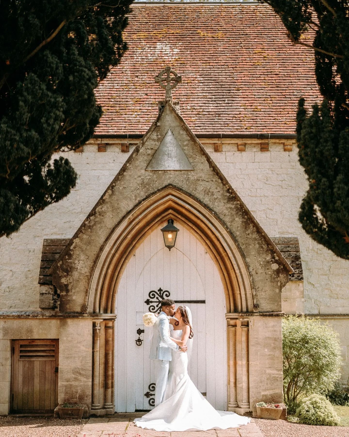 ✨ S &amp; P ✨

Sophie and Phil's wedding was filled with so much intimacy and warmth that it was an absolute dream for any wedding photographer! The emotion was flowing throughout the day and the bond these two had was undeniable!

The weather was ou