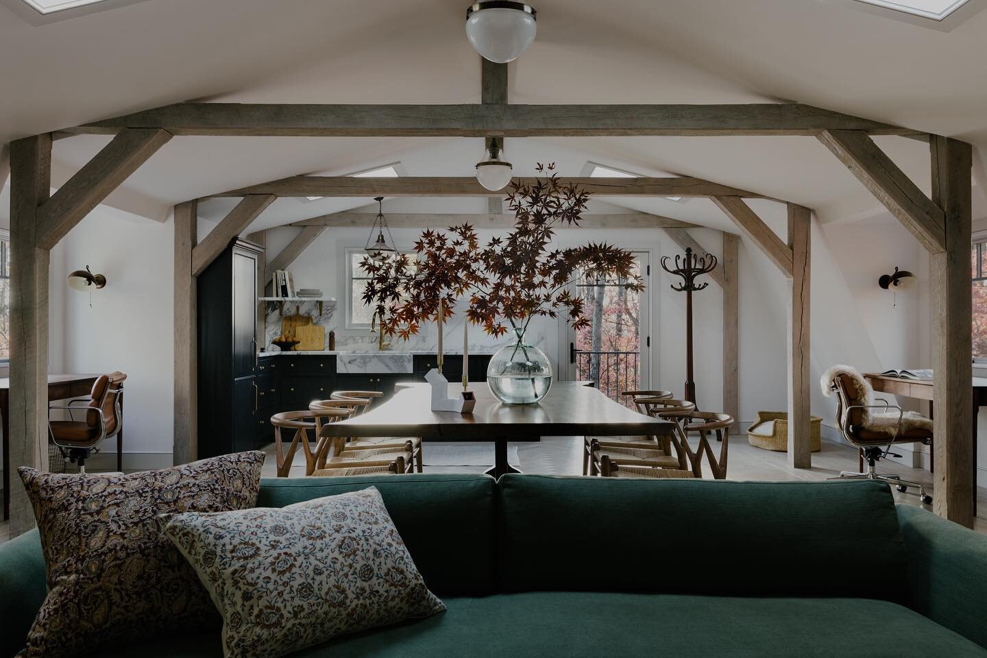 A 100-year-old upstate New York barn transformed into the coziest home office by the incredibly talented @tessinteriors as featured on @getclever this week 💫

Designer Tess Twiehaus and her team took a space that felt abandoned and gave it a new pur
