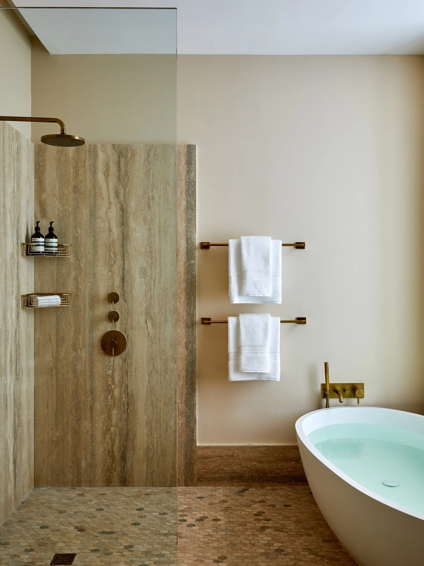 POV: that shower after a long weekend at the beach 🚿

Design @meagancampinteriors 
Photo @kirstenrfrancis 

Home tour as seen on @parademag home &amp; garden 

.

.

.

#showerdesign #bath #bathroominspo #luxuryinteriors #meagancampinteriors #design