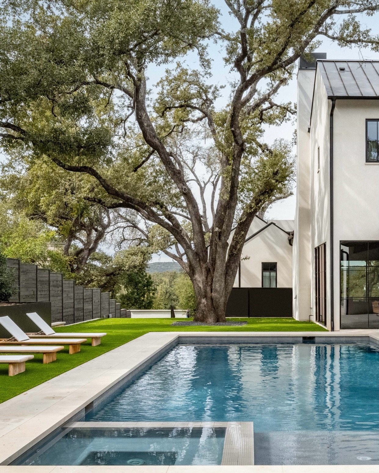 Even if the East Coast forecast has other plans this weekend, I&rsquo;m still mentally kicking off summer poolside

A few favorite pool moments from some client projects that make slowing down look incredibly good 😎
