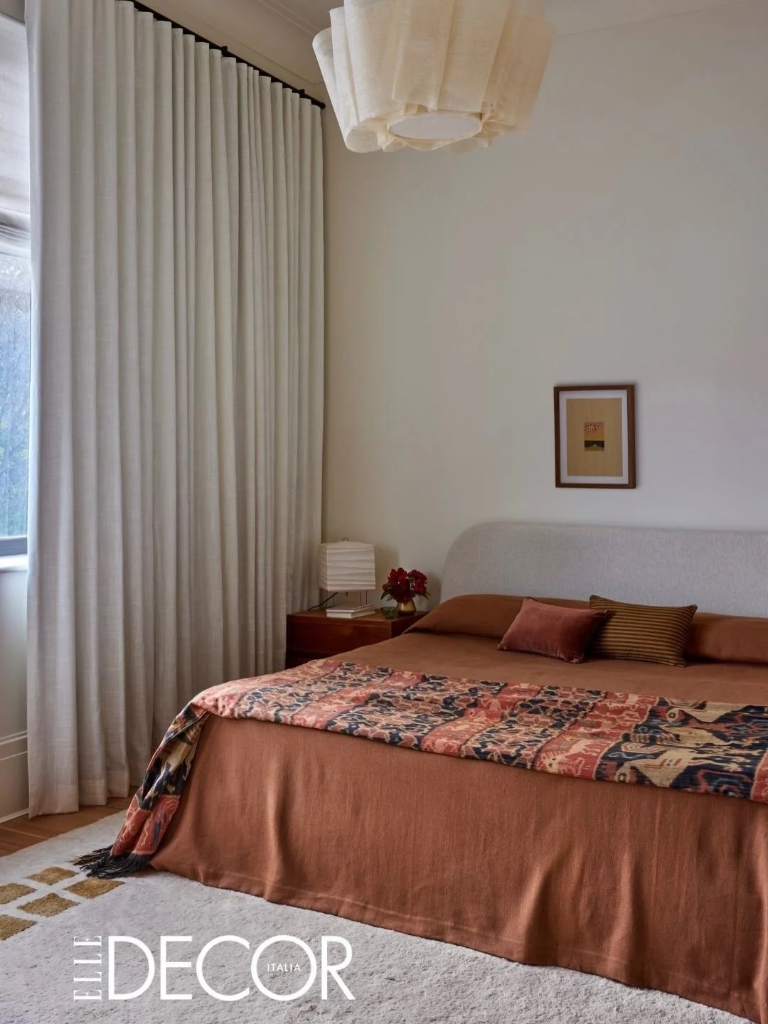 One of my favorite things is watching a story continue to travel ✨ 

Originally featured on @housebeautiful and now on @elledecoritalia 

I love how thoughtfully Hannah carried the color palette of this home through the quieter spaces. Terracotta ton
