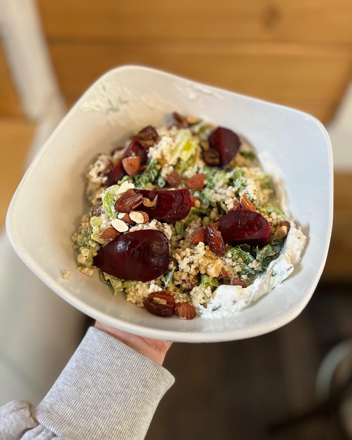 Greens &amp; Grains&bull;summers&rsquo; house romaine&bull;colorado quinoa&bull;almonds&bull;dates&bull;beets&bull;tahini dressing&bull;labneh
.
.
.
.
.
.
.
.
#grains #eatyourgreens #seasonalfood #seasonaldining #greens #coloradofarmers #farmtotable 