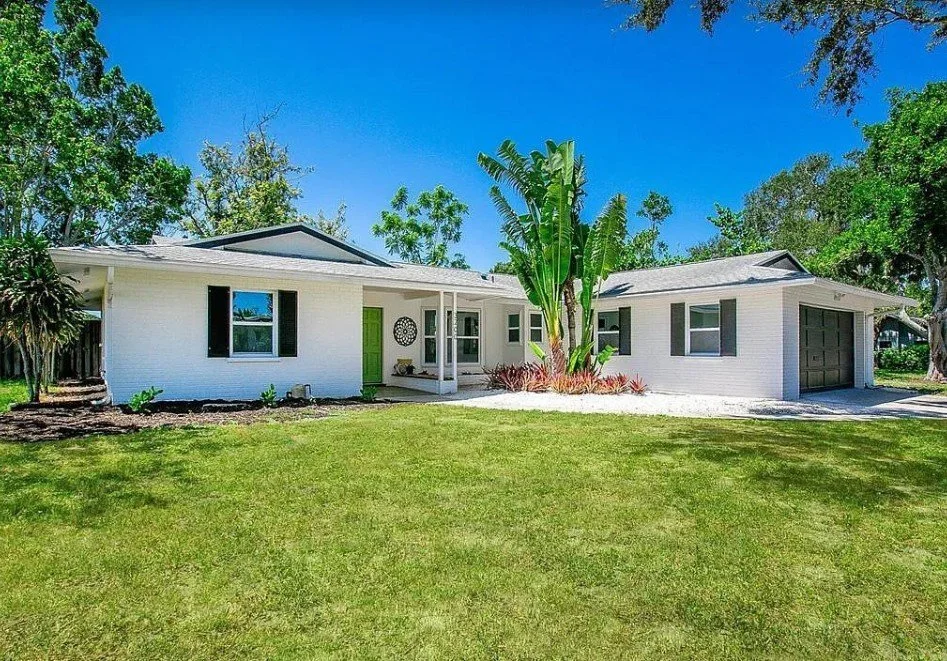 Thinking about remodeling your home, but unsure what it really costs in Sarasota?

A home remodel is one of the biggest investments you can make in your property, and understanding the numbers upfront can make all the difference.

In this detailed co