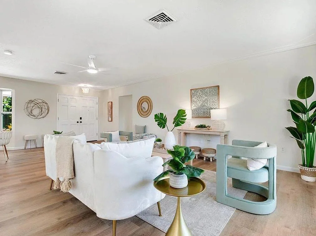 Need more space but love your home?
Whether you are dreaming of a new primary suite, expanding your kitchen, or adding room for guests, a home addition is a major investment. 

Our latest guide walks through Sarasota home addition costs, what influen