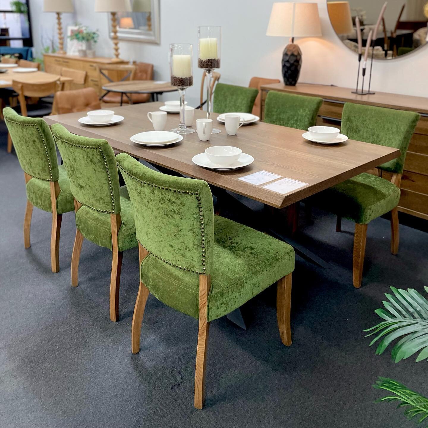 Green Space 🌳

You many have noticed green is having its moment in interiors and fashion. We can see why, it has a calming and grounding effect, while also working well with many other colours. Don&rsquo;t be afraid to add some green to your home! ?
