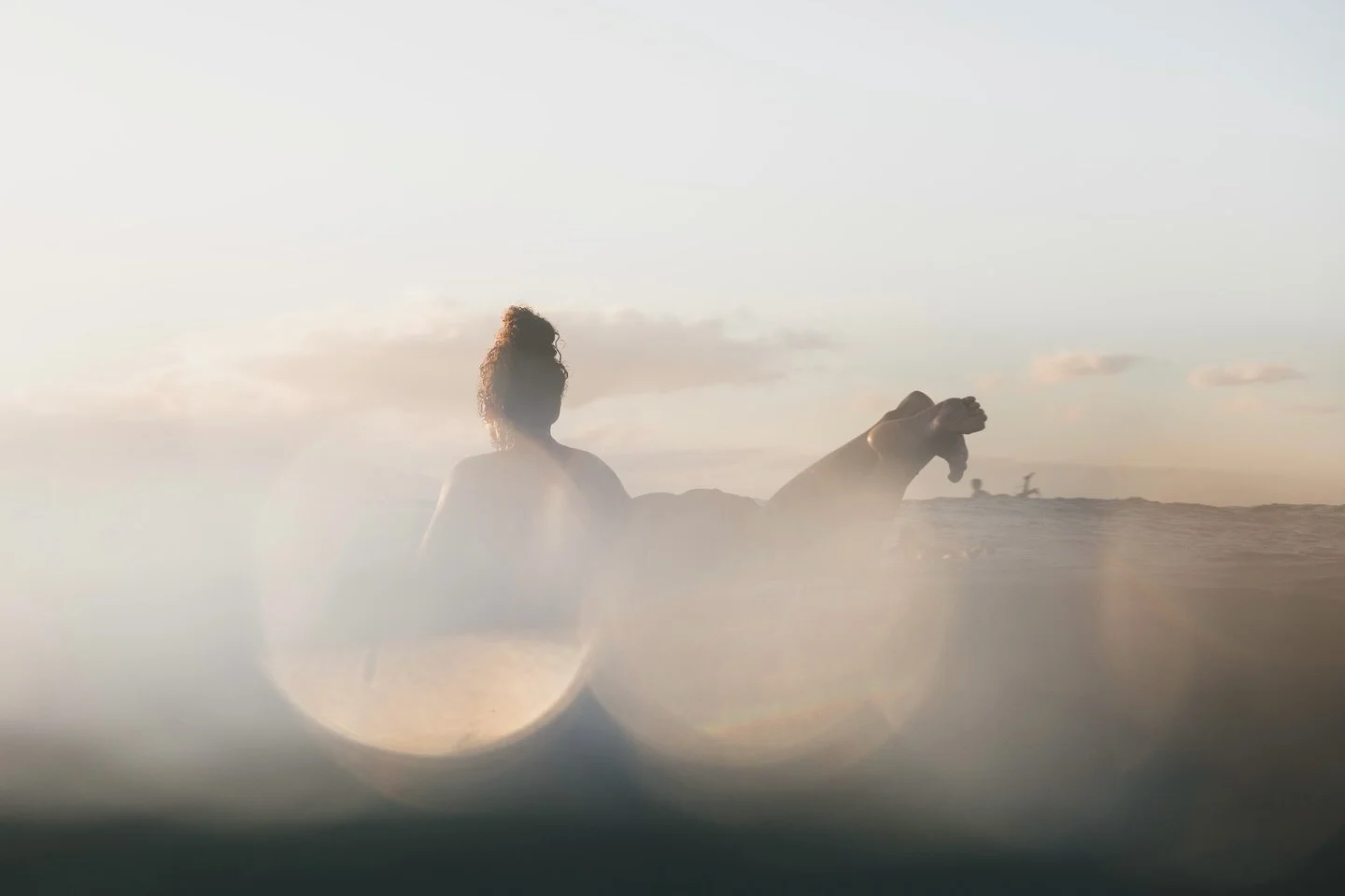 what's one small thing you do everyday that makes you feel alive?! last month I decided that I wanted to be in the ocean at sunset as much as possible✨one small thing in my day that made me realize the beauty surrounding me - and it did not disappoin