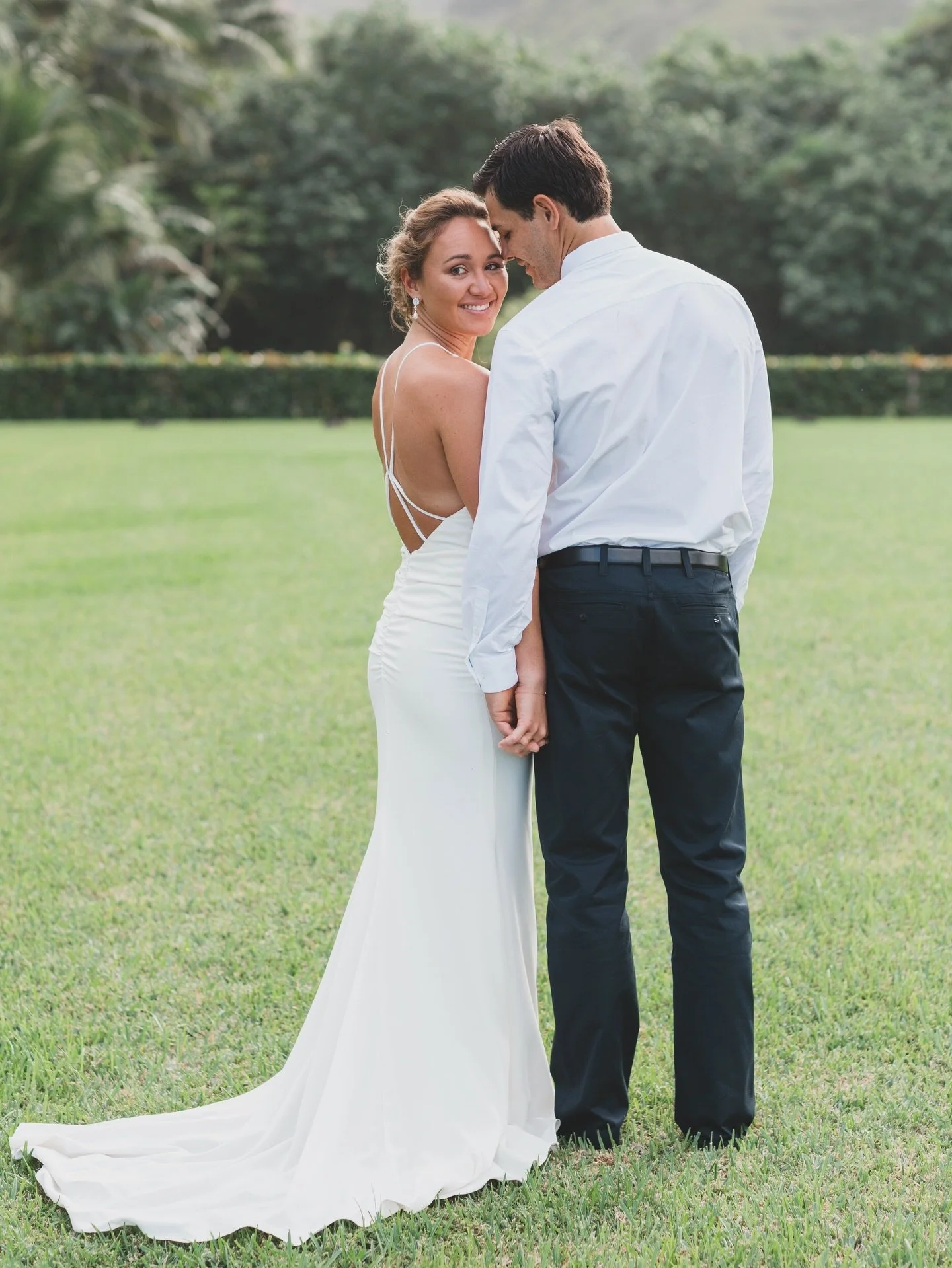 Happy Anniversary to one of my favorite couples @rissmoore10 &amp; Luke! I hope you're celebrating your love story today, and scoring some waves!! 🤍✨Your wedding was a blast to photograph!! ⚡️